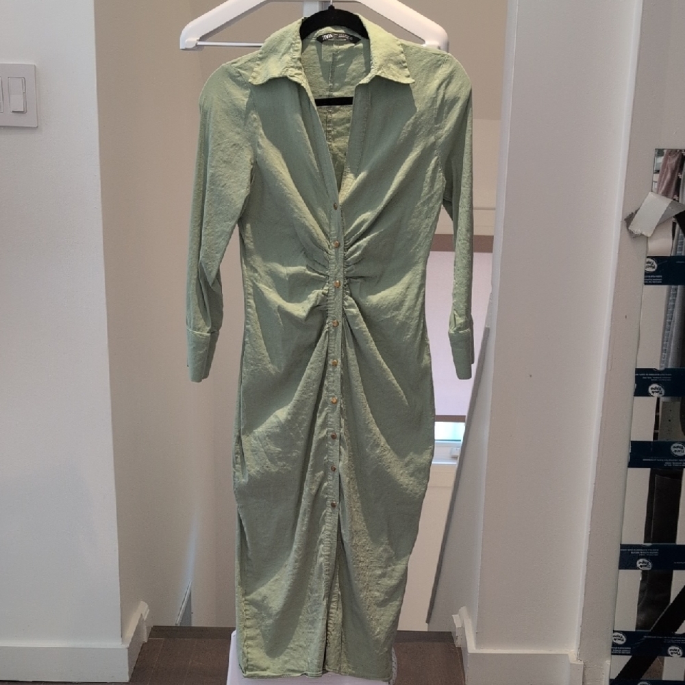 Zara Elegant Green Button-Down Dress
